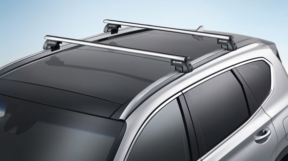 Hyundai SANTA FE Hybrid med taklasthållare.
