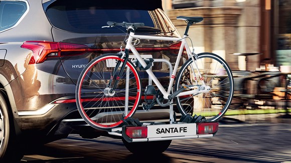 SANTA FE Plug-in Hybrid med cykelhållare.